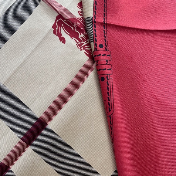 Display # 1 Burberry Scarf House Check Beige Red Border Logo Silk Wrap - Picture 16 of 16